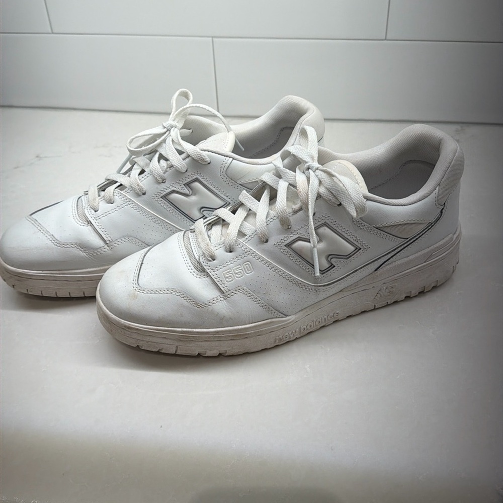 Men’s New Balance 550 sneakers size 11.5 - good condition